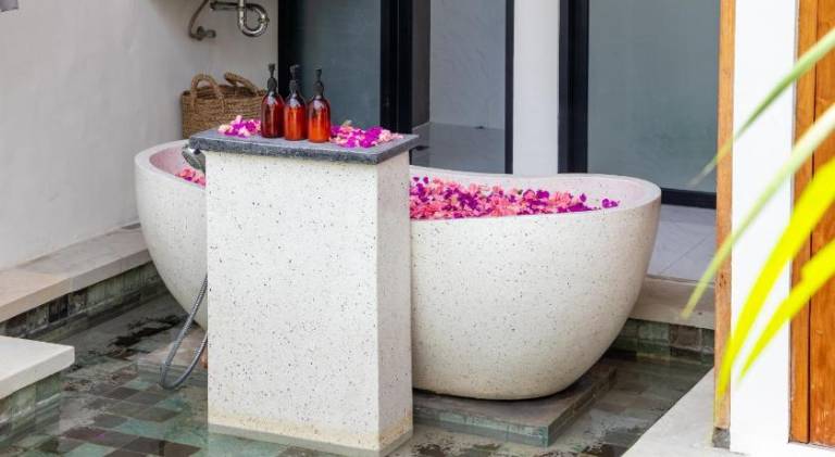 A15 -Seminyak - Private Villa - Ps5 Netflix ! — photo 5