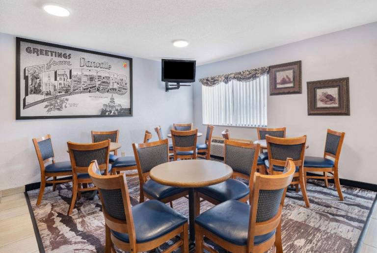 Super 8 By Wyndham Danville — photo 2