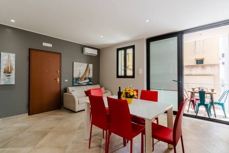 Modern Apartment "Casa Giuditta Deluxe" with Air Conditioning and Balcony in Otranto