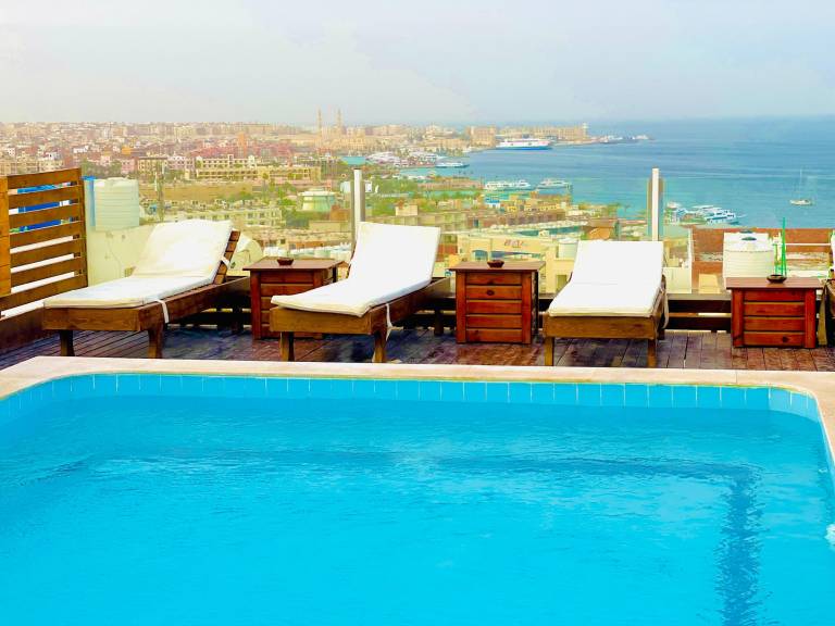 Rental apartment with pool, barbecue & terrace in Hurghada