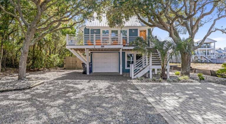 House with pool | Close to the beach | Pets are welcome in Carolina Beach, NC