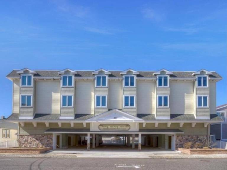 Condo  Avalon
