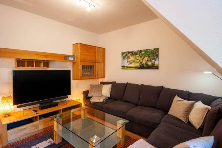 Rental apartment with 3 rooms for 6 persons — photo 2