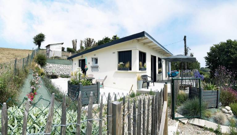 Gite with terrace, barbeque & garden — photo 2