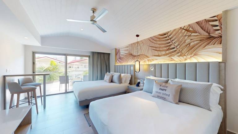 Resort  Dickenson Bay