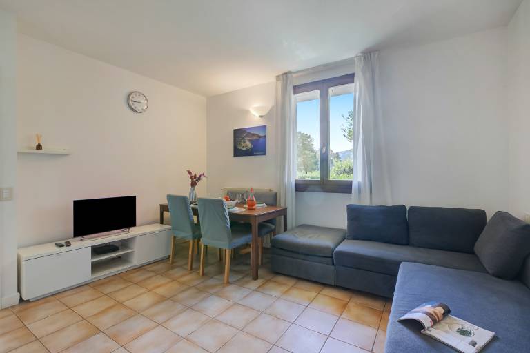 Apartment with terrace & garden | Mountain view — photo 2