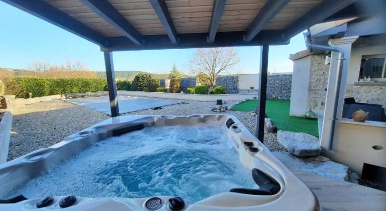 Villa with private pool, garden & barbeque — photo 4
