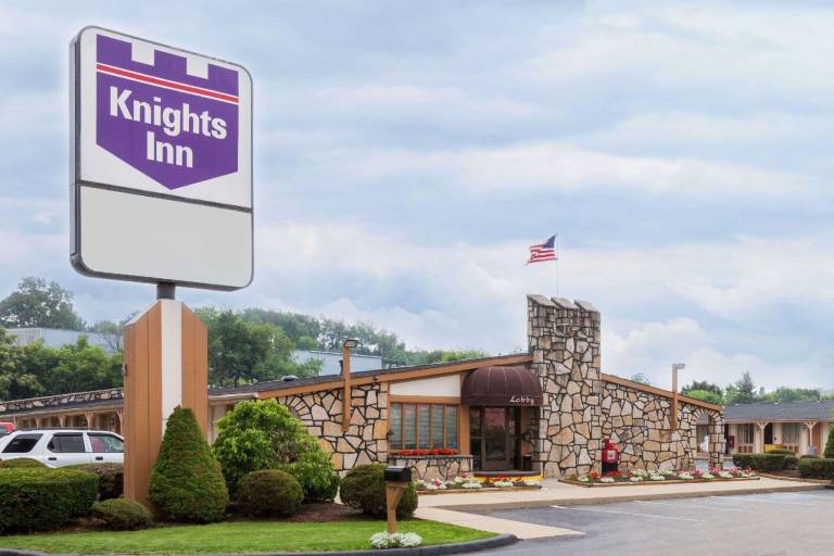 Knights Inn - Greensburg PA in Greensburg, PA