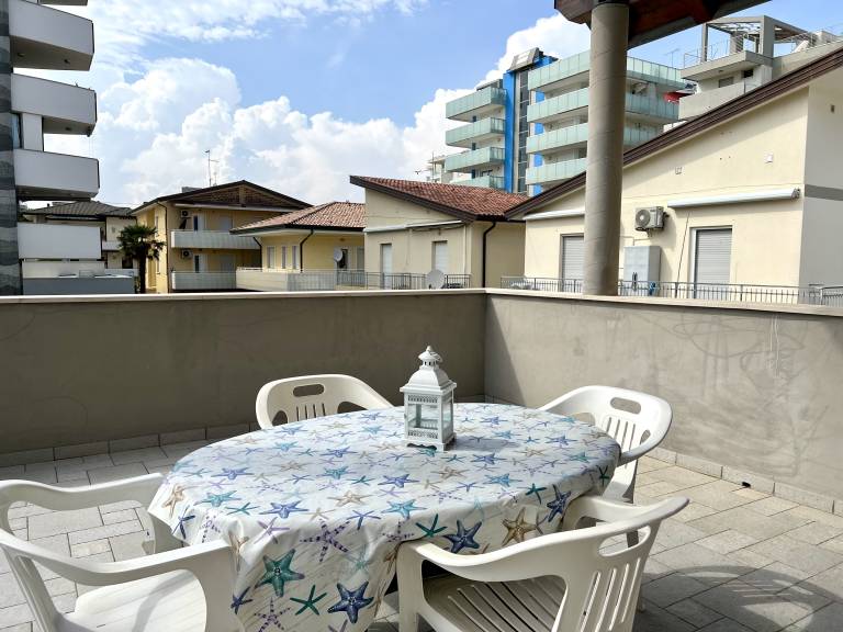 Family-friendly pleasant rental apartment | Garden view | Next to the beach | Pet-friendly in Udine