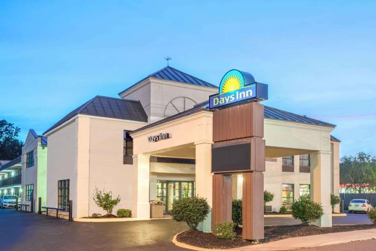 Days Inn by Wyndham Salem — photo 2