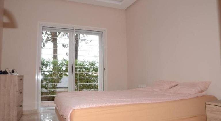 Holiday apartment with pool & patio — photo 2