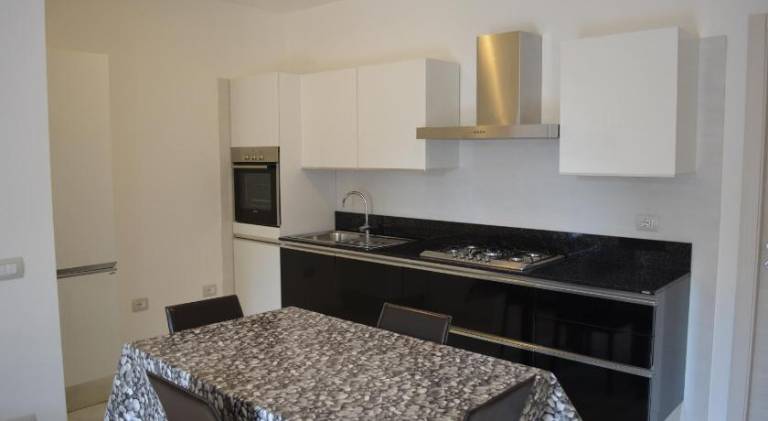 Rental apartment with patio — photo 3