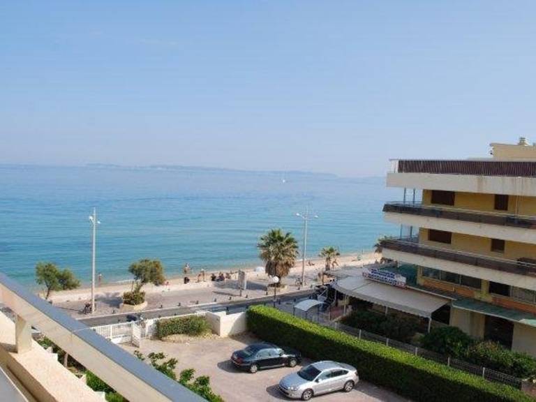 Studio with 1 room for 4 persons in Le Lavandou