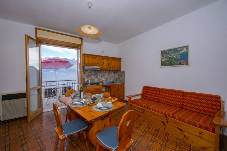 Family-oriented lovely rental apartment with barbeque & yard | Mountain view | Pets allowed — photo 2
