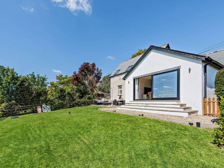 Fully equipped cottage with barbeque & yard | Water view | Pets are welcome — photo 2