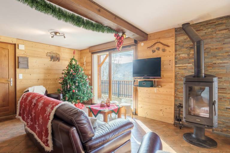 Chalet with grill, garden & patio | Mountain view — photo 2