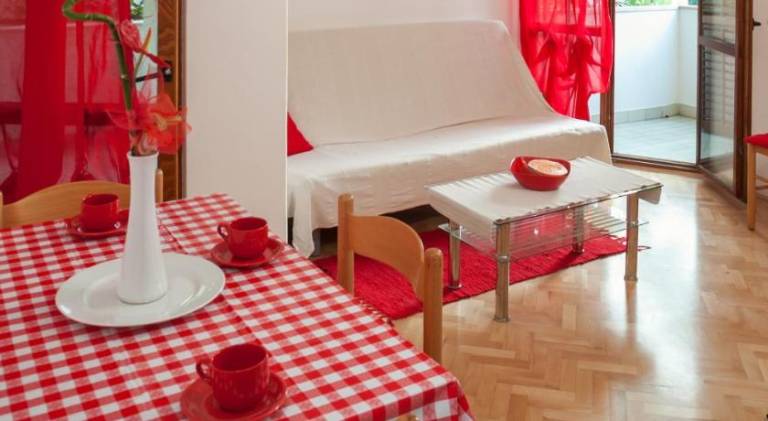 Lovely holiday apartment with barbeque & patio | Good for workation | Dogs allowed in Tucepi
