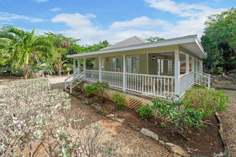 Villa  George Town