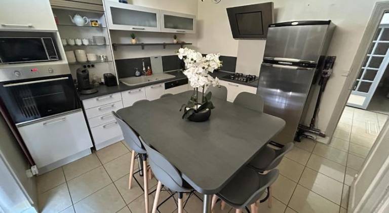 La maison des Ducs, terrasse, BBQ, Proche centre — photo 3