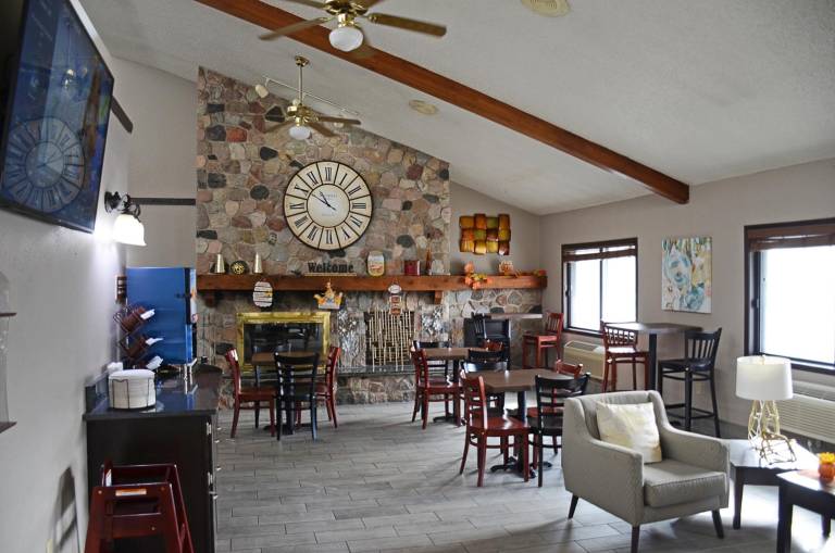 Baymont by Wyndham Waupun — photo 3