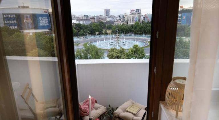 Fountain Bloom — photo 3