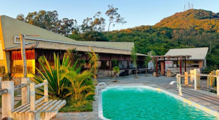 Dedicated room with garden, grill & pool | Close to the beach | Dogs allowed in Arraial do Cabo