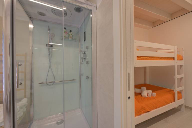 Rental apartment with 2 rooms for 4 persons — photo 4