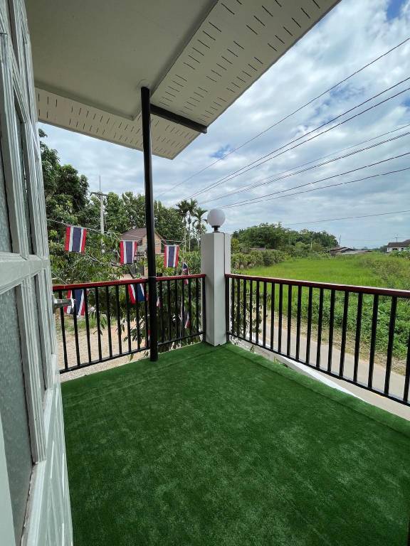 Vacation home with patio & garden — photo 3