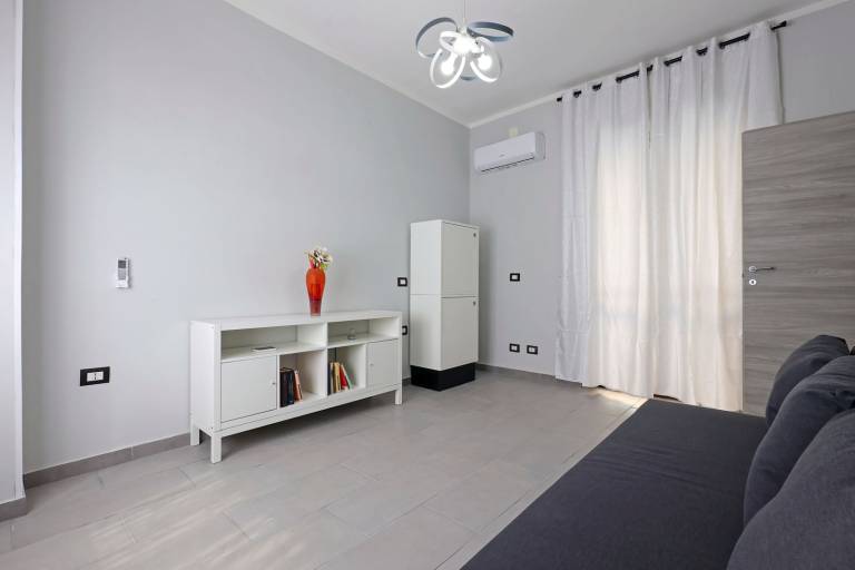 House with terrace — photo 2