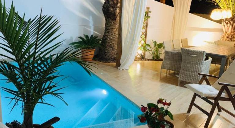 Fully equipped lovely villa with barbeque, pool & patio | Pet-friendly in Adeje