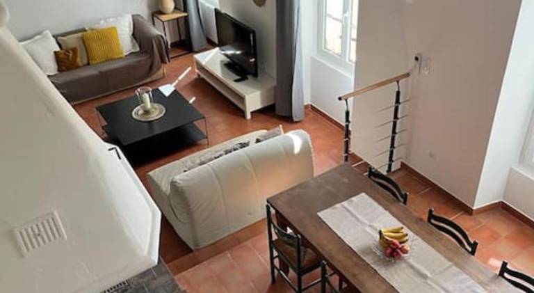 Fully equipped vacation home with yard, patio & barbeque | Perfect for remote work | Pet-friendly — photo 2