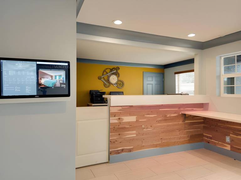 Americas Best Value Inn Hayward — photo 4