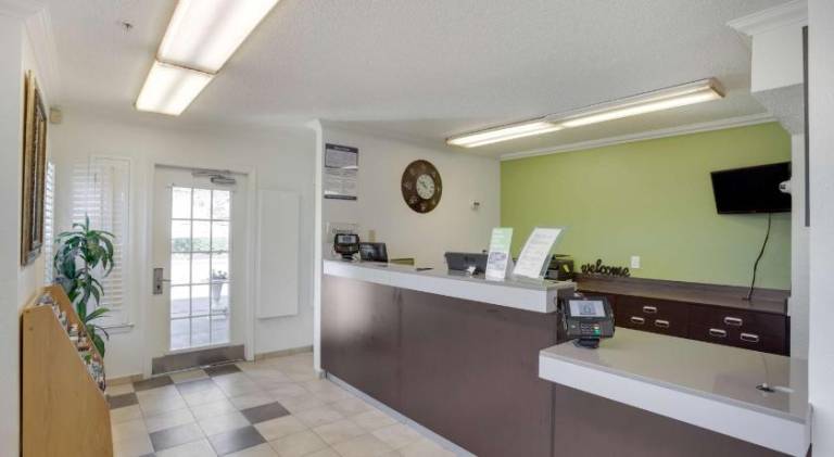 Studio 6 Stafford, TX - Houston - Sugarland — photo 4