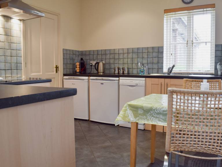 Family-oriented charming cottage with garden | River view | Pets are welcome — photo 5