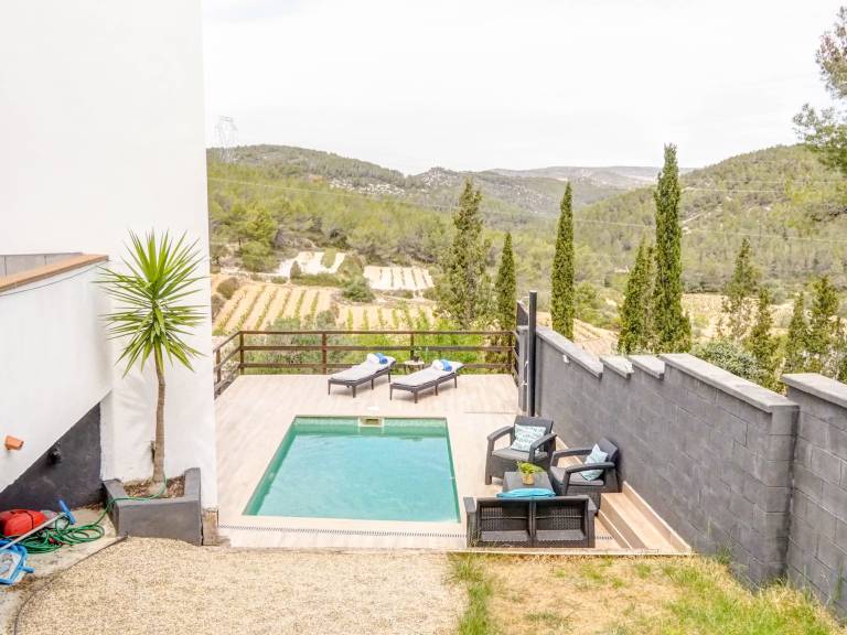 Villa with patio, yard & private pool | Mountain view — photo 2