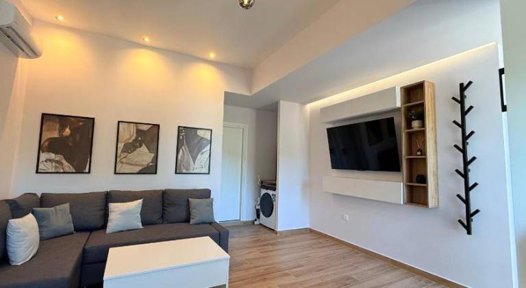Holiday apartment with barbecue, yard & patio — photo 2