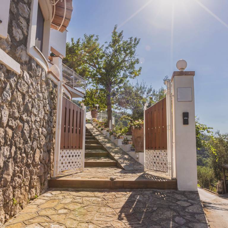 Seaview Luxury Villa with terrace, gym, jacuzzi, pool & bbq — photo 5
