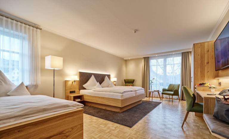Dreibettzimmer Dusche WC 1 Schlafraum