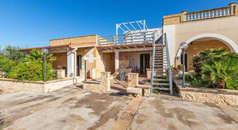 Lovely house with garden | Dogs allowed in Salve