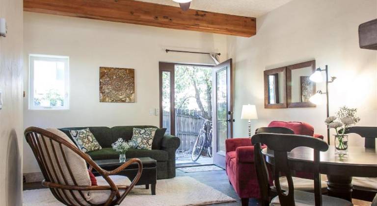 Vacation home with jacuzzi in Bend, OR