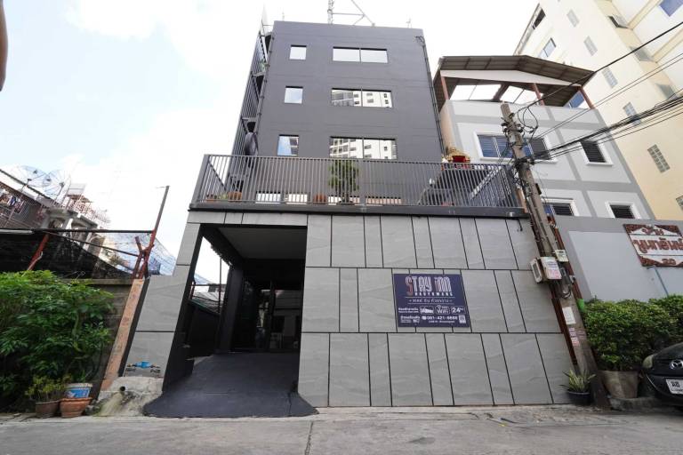 Sunny Twin Escape Trendy Comfort in Bangkok