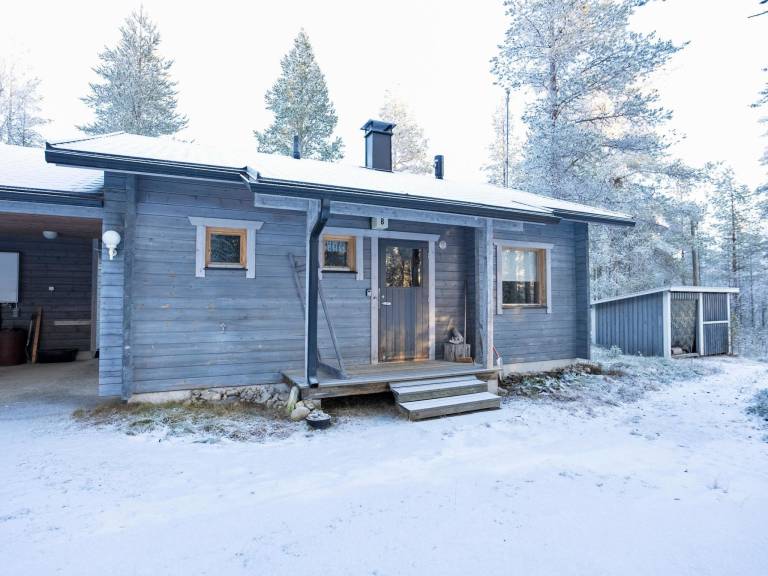 Lovely vacation home with patio & sauna | Pets allowed — photo 2