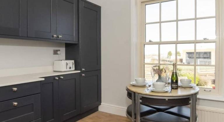 Apartment | Close to National Railway Museum — photo 3