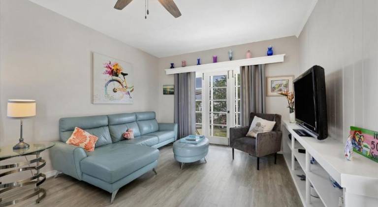 Holiday apartment with pool | Pets allowed in Sarasota, FL
