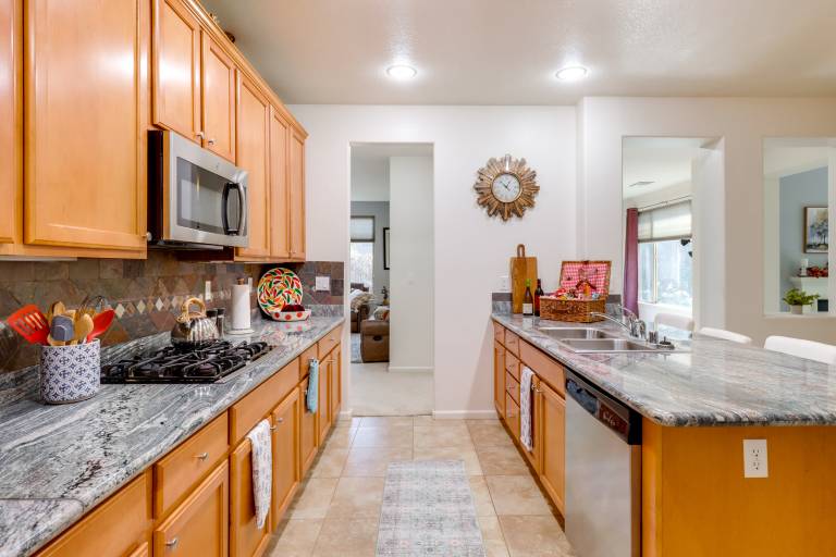 13 Mi to Slopes: Cozy Home w/ Fenced Yard in Reno — photo 4