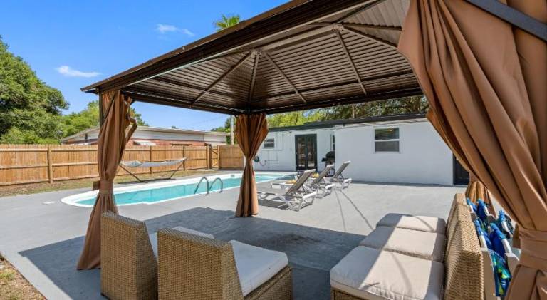 House with pool | Pets allowed — photo 4