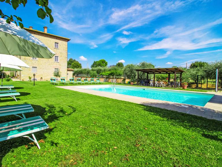 Fully equipped spacious vacation home with barbeque, private pool & patio | Nature view | Pets allowed — photo 5
