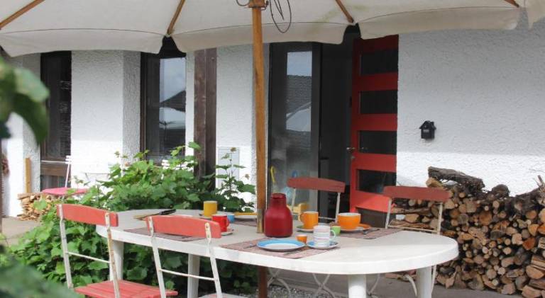 Apartment with jacuzzi & pool in Waldshut-Tiengen