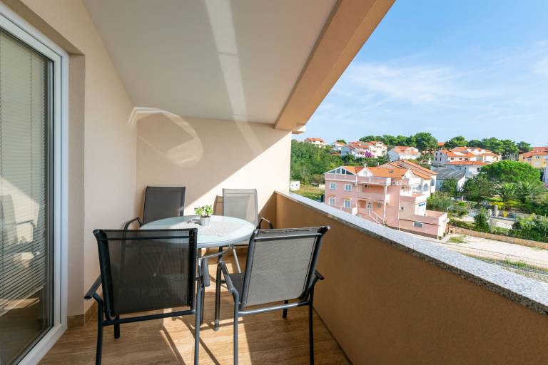Holiday apartment with terrace & barbecue | Garden view | Beach nearby | Dogs allowed — photo 2