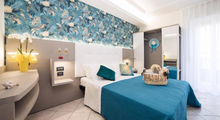 Viva Beach Hotel - 20m from the Beach & Large Breakfast in Rimini